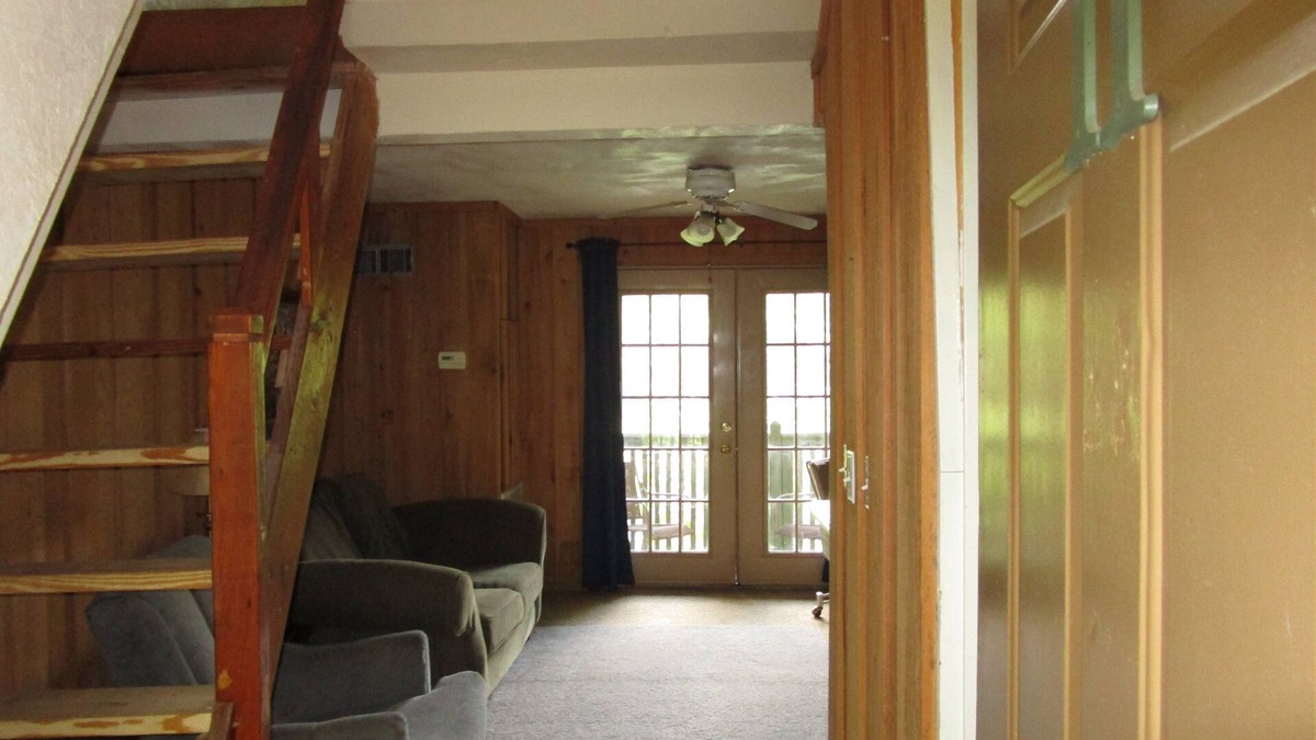 O Brien Hotel | Charming 1-bedroom hotel with AC, WiFi in delightful Mayo