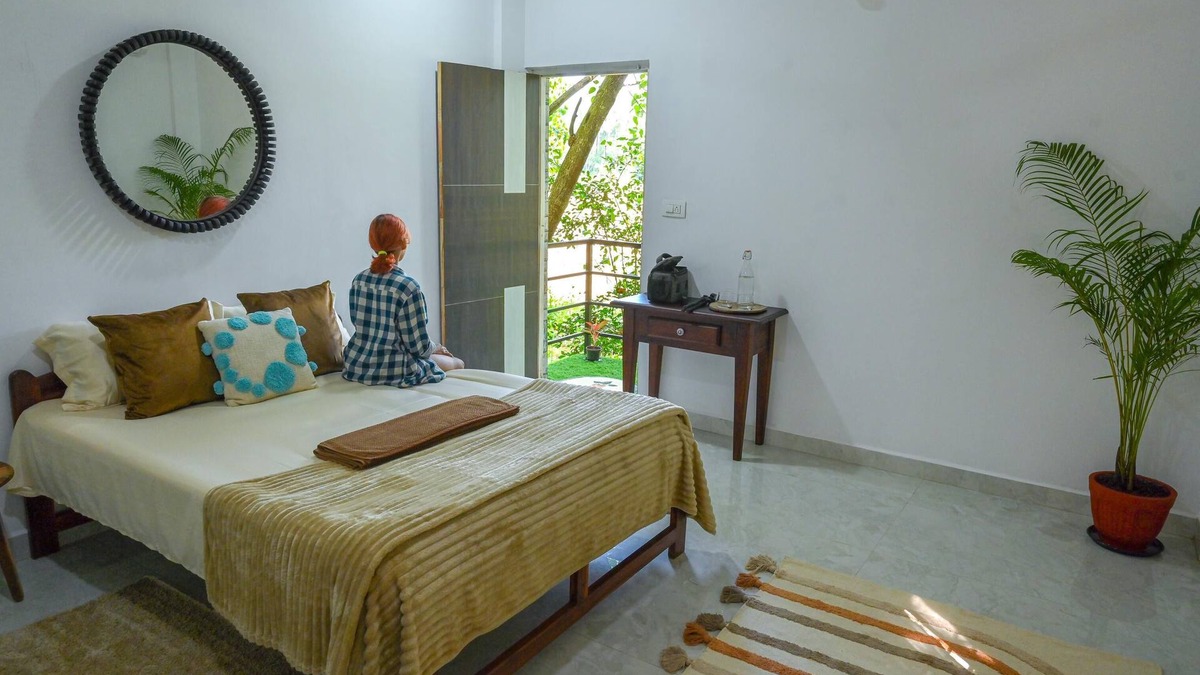 Arambol House | Charming 1-bedroom Private Balcony house with Beautiful Countryside view.