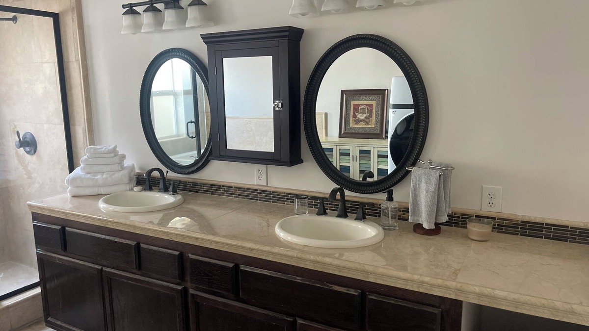Bakersfield Apartment | Charming 1-bedroom apartment in lovely Bakersfield with AC, WiFi