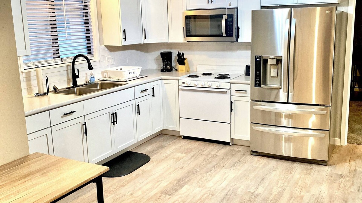 Cedar Rapids - Iowa City Apartment | Charming 1-bedroom apartment in Cedar Rapids