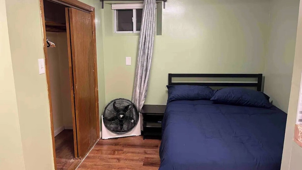 Floral Park Apartment | Charming 1-bedroom basement apartment in Floral Park with WiFi and AC