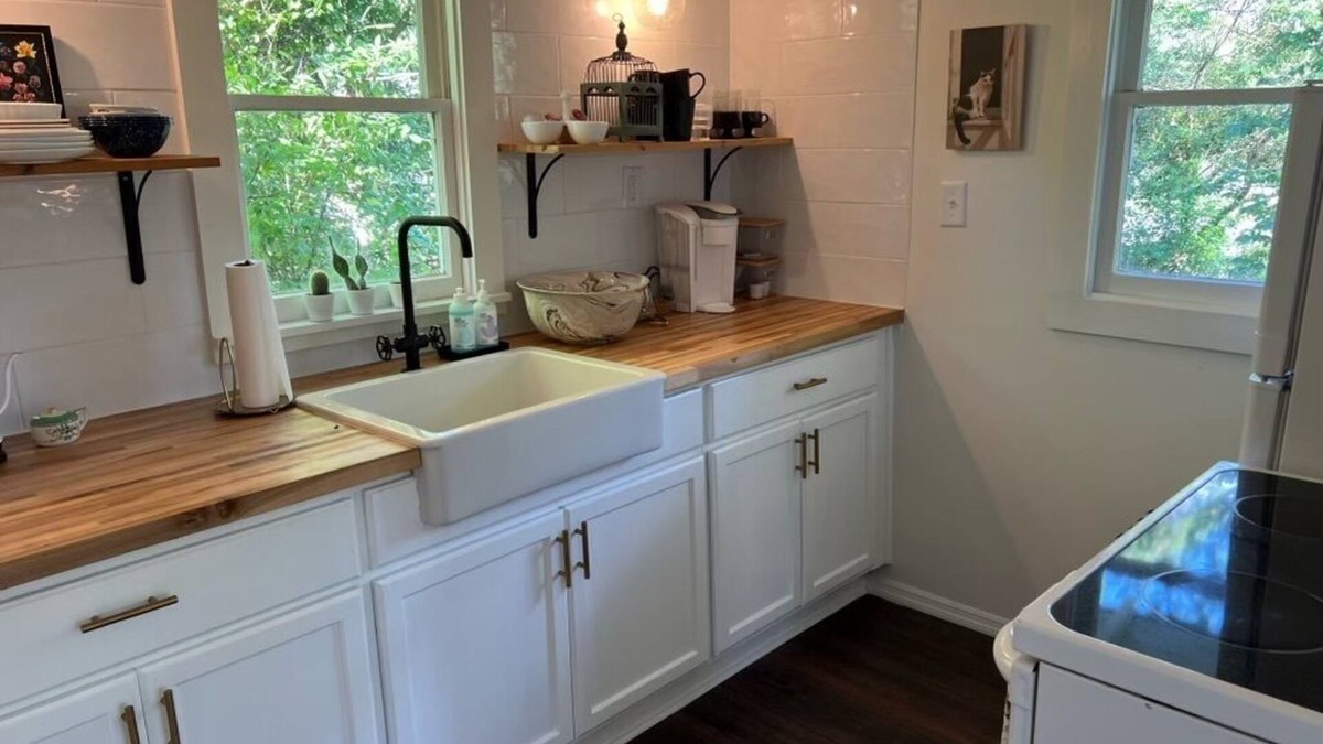 Avondale Cottage | Charming 1-bedroom cottage with AC, WiFi in quaint Avondale area of Jax.