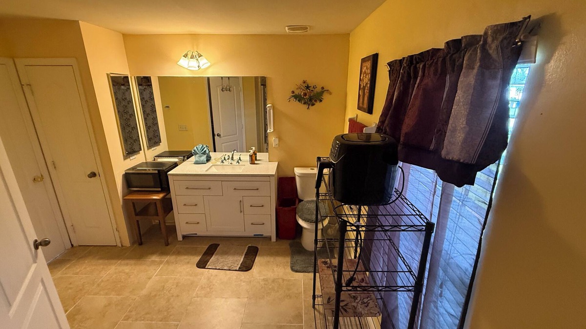 Lehigh Acres Apartment | Charming 1-bedroom apartment with AC, WiFi in lovely Lehigh Acres