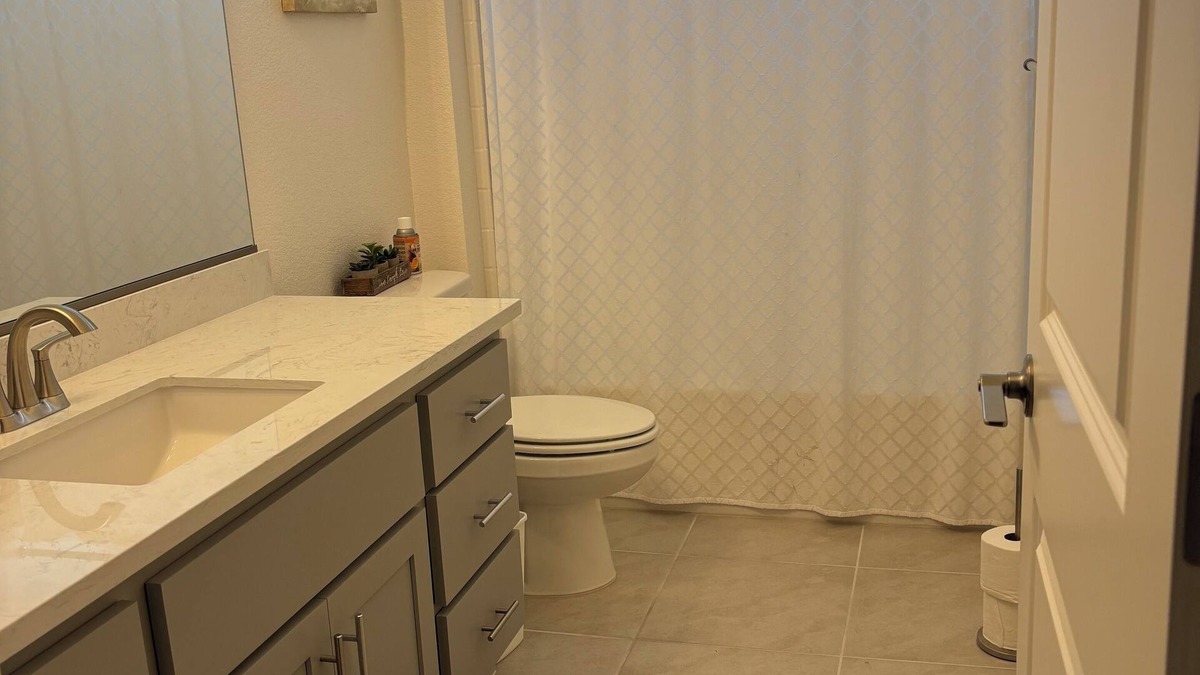 Turlock House | Charming 1-bedroom with private bathroom in delightful Turlock Ca.