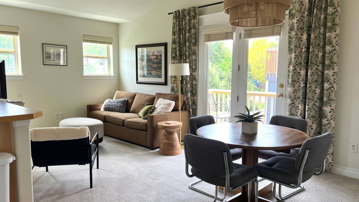Erie House | Charming 1-BR carriage house in quiet neighborhood