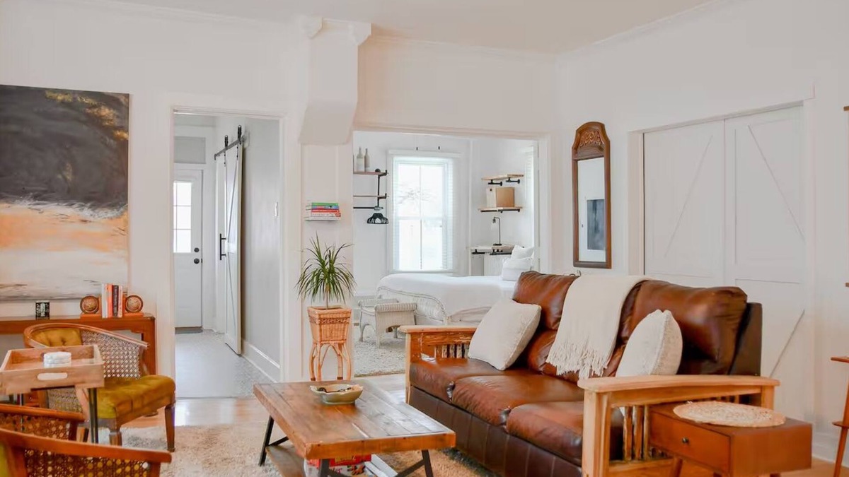 Green Bay House | Charming 1870's Downtown Loft