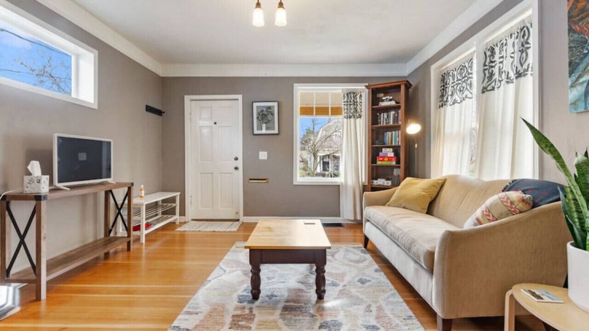St. Johns House | Charming 1909 St Johns Bungalow