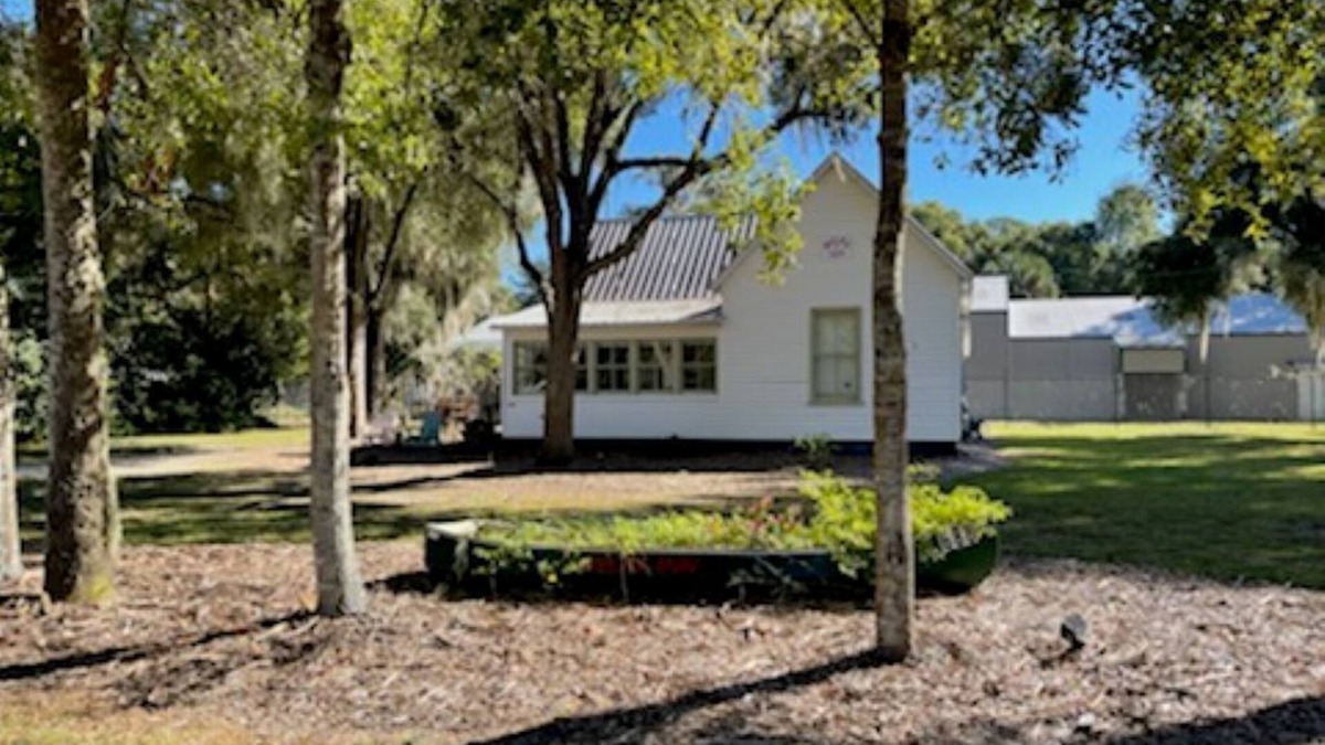 Welaka House | Charming 1930's house only a few blocks from the St. Johns River!