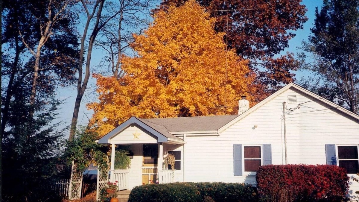 Monticello Cottage | Charming, 1940's private home located on waterfront with gorgeous views of lake.