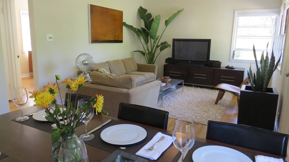 Boyes Hot Springs House | Charming 1940´s Wine Country Cottage With Porches, Flagstone Patio & Hot Tub