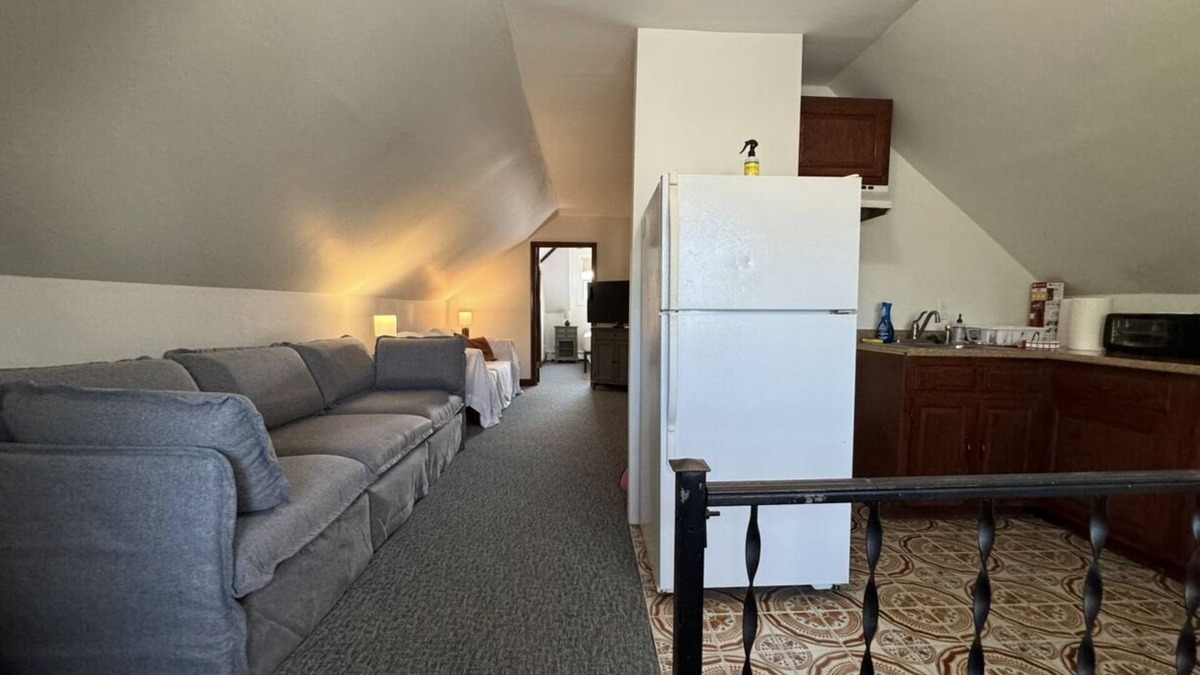Winthrop Apartment | Charming 1bedroom Apt with WiFi, AC in fabulous Winthrop Boston Airport Beaches