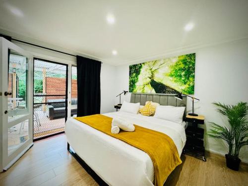 Wantirna South House | Charming 1BR Granny Flat Conveniently Located near Knox Shopping Center