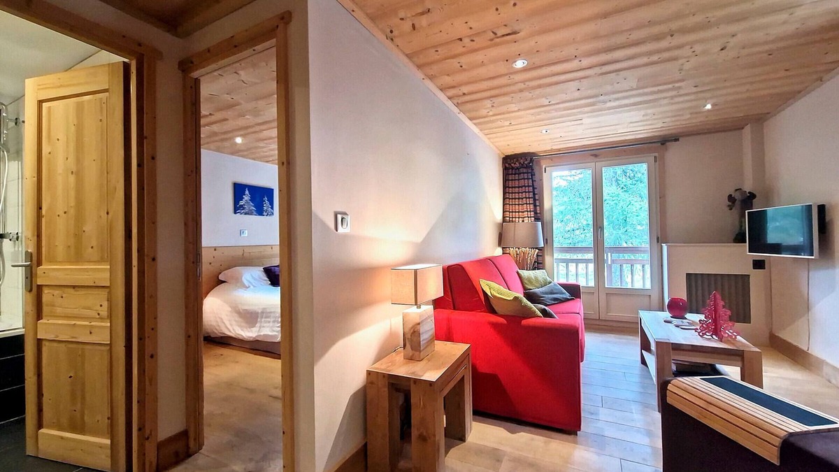 Val-d'Isere Apartment | Charming 1BR Renovated Apartment · Ski-In/Ski-Out Access · Close to Laisinant Express Lift