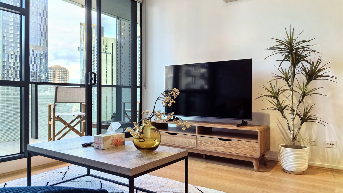 South Wharf Apartment | Charming 1BR Southbank w balcony & free parkingn