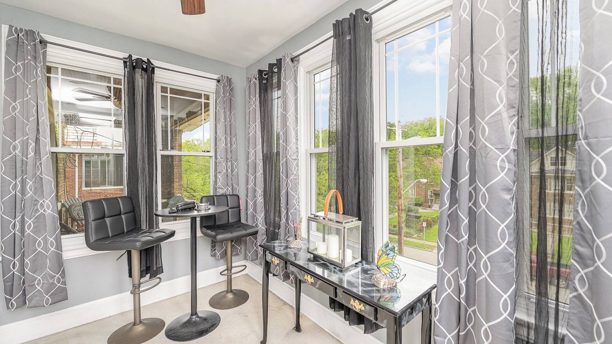 Roselawn Finance Apartment | Charming 2-bdrm Apartment near University, Zoo & Hospitals