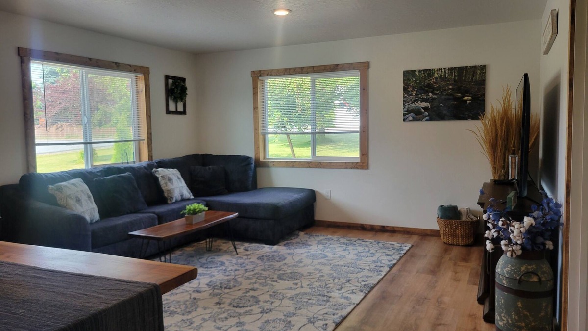 Bonners Ferry House | Charming 2-bdrm bungalow in lovely Bonners Ferry with WiFi, A/C, full kit & bath