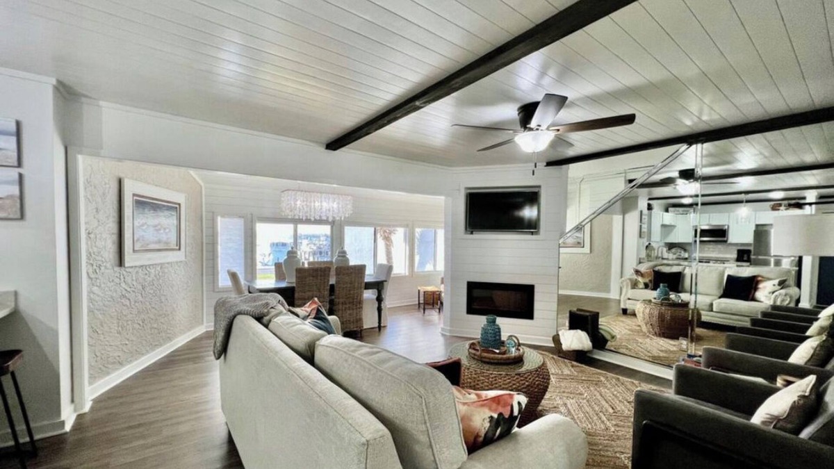 Upper Grand Lagoon Condo | Charming 2-bedroom condo with Marina views in Panama City Beach, FL