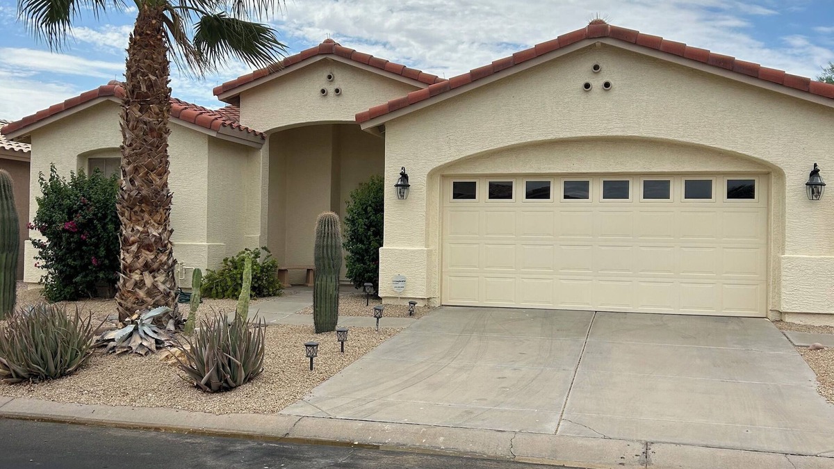 Oakwood House | Charming 2 bed/2 bath home w/pool, WiFi, AC in Chandler gated community