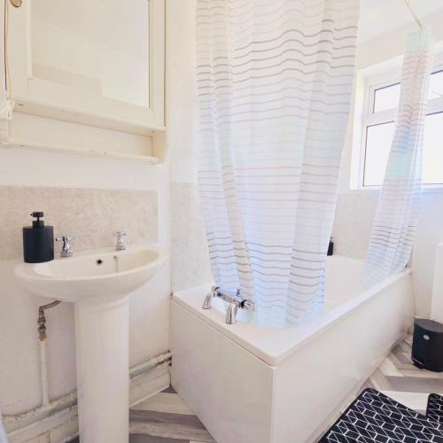 Shepherdswell House | Charming 2-Bed Cottage Between Canterbury & Dover