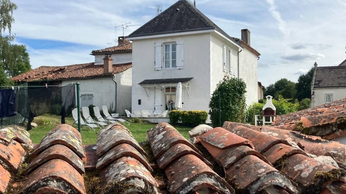 Oradour-Fanais House | Charming 2-Bed House with gardens in tranquil area