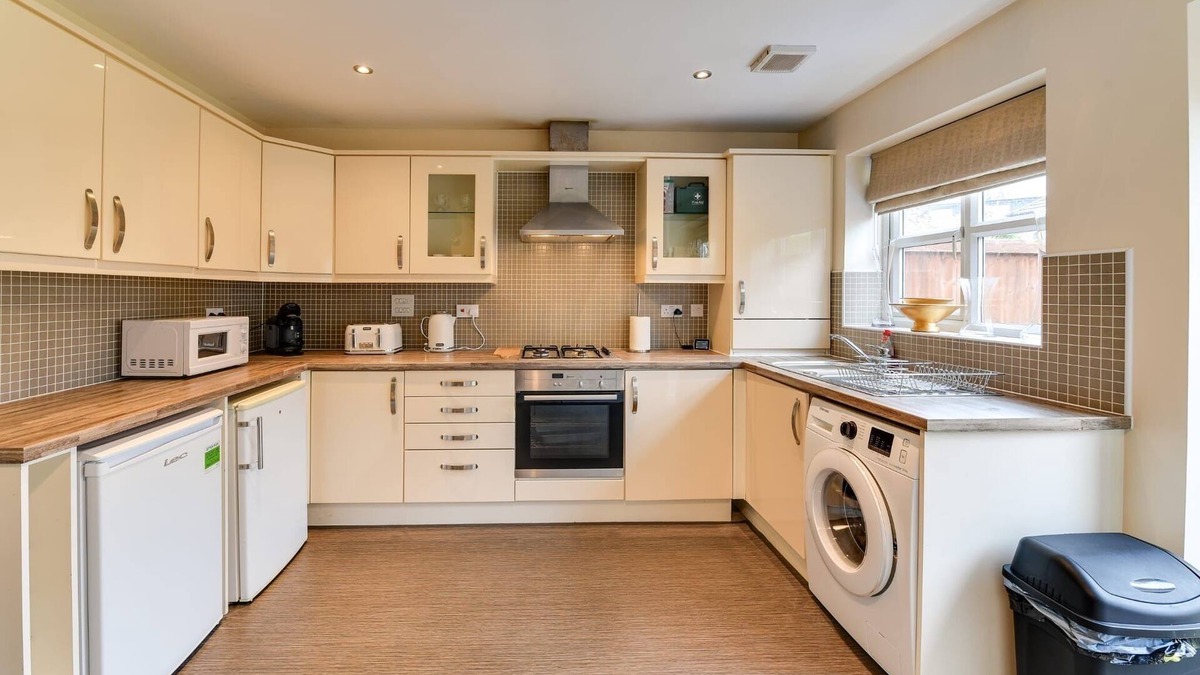 Manchester House | Charming 2-Bed House in Middleton Manchester