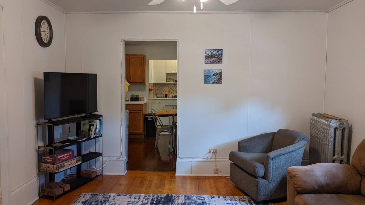 Calumet Apartment | Charming 2 bedroom apartment in Calumet's Historic district!