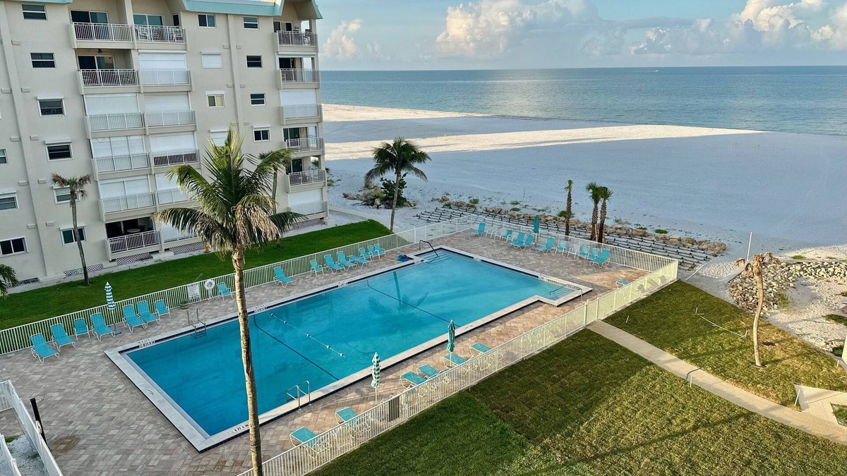 South Island Condo | Charming 2-bedroom 2-bath beachfront condo in brilliant Fort Myers Beach