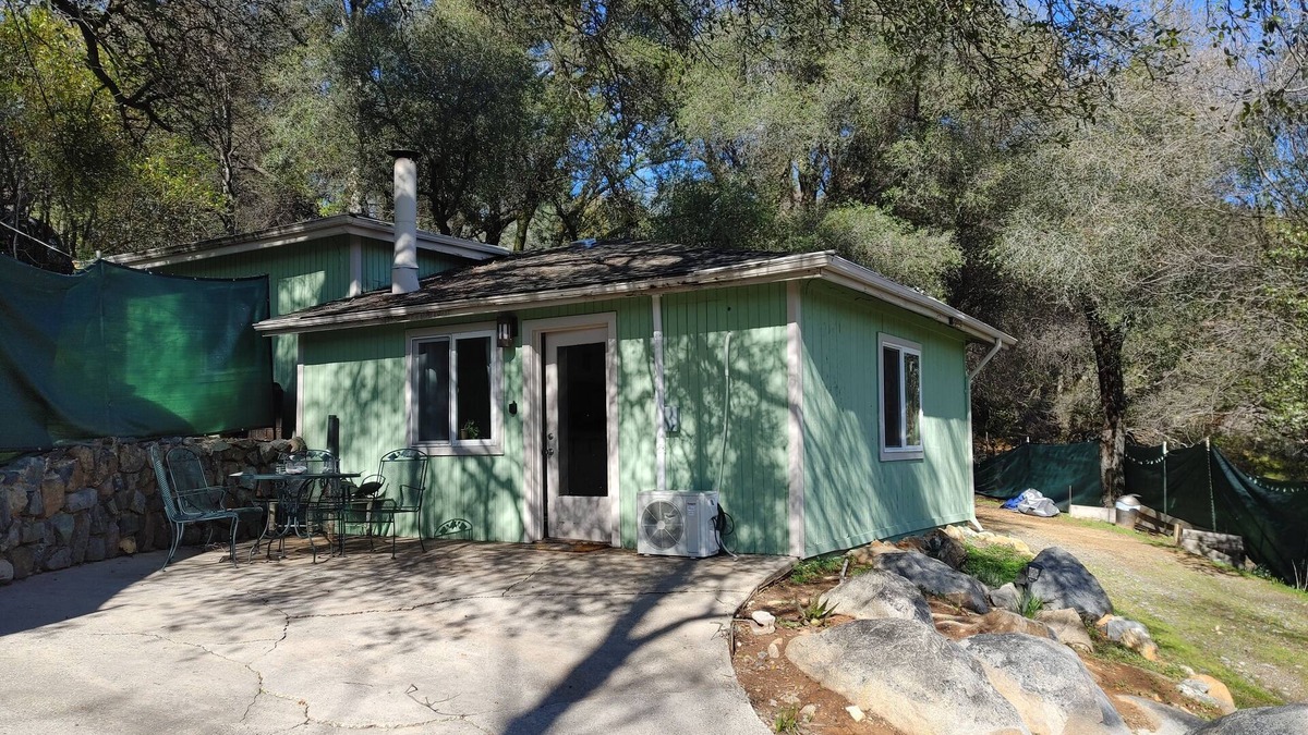 Rough and Ready House | Charming 2-bedroom house with WiFi, AC in Historic Rough and Ready town