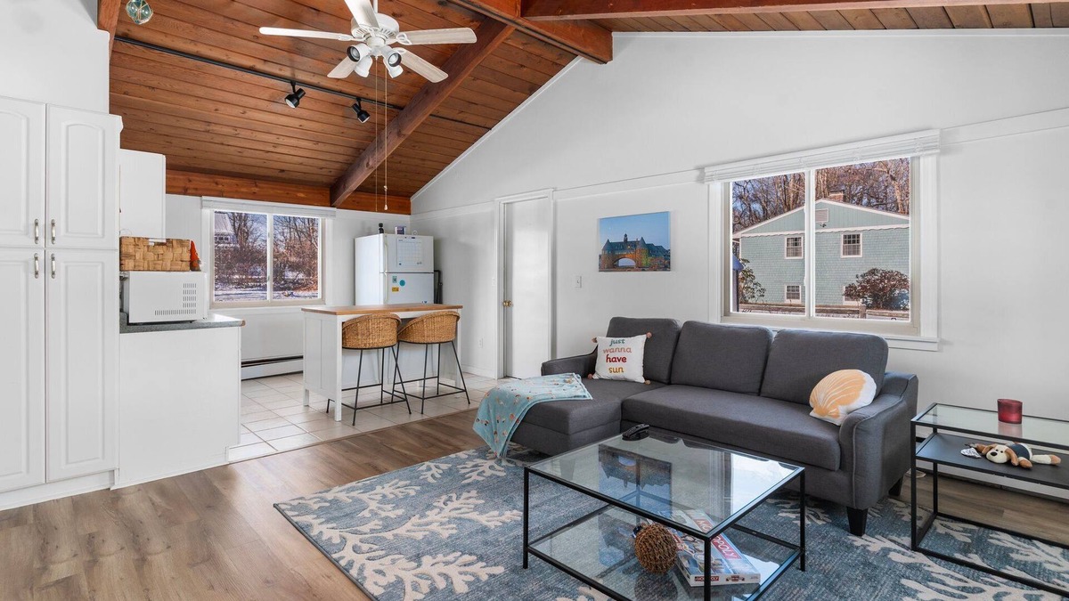 Wakefield-Peacedale House | Charming 2-bedroom Cottage in South Kingstown
