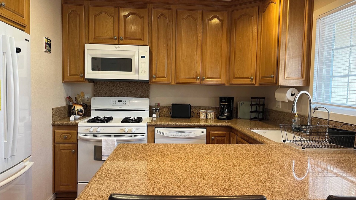 Port Hueneme Cottage | Charming 2-bedrm. cottage 5 min from the beach!n Mid-term Rental-30 day min.