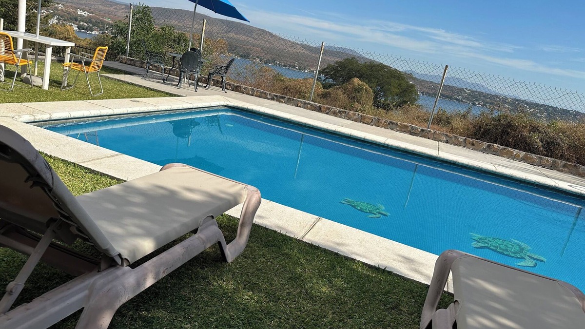 Tequesquitengo House | Charming 2-bedroom cottage with WiFi, AC in tranquil Tequesquitengo