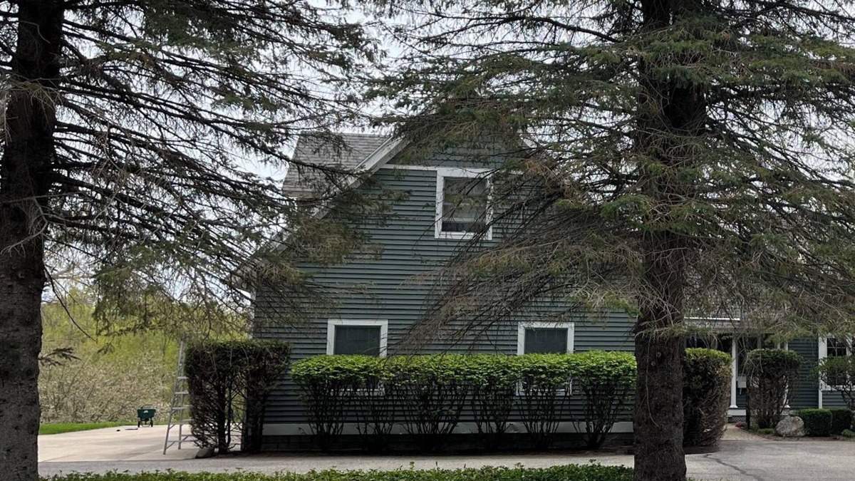 Harbor Springs House | Charming 2-bedroom townhome with WiFi, AC in Harbor Springs