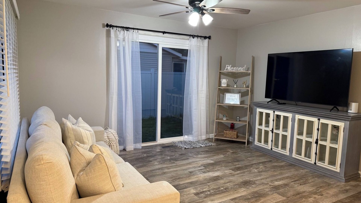Michigan City House | Charming 2-bedroom house with WiFi, AC in lovely Michigan City