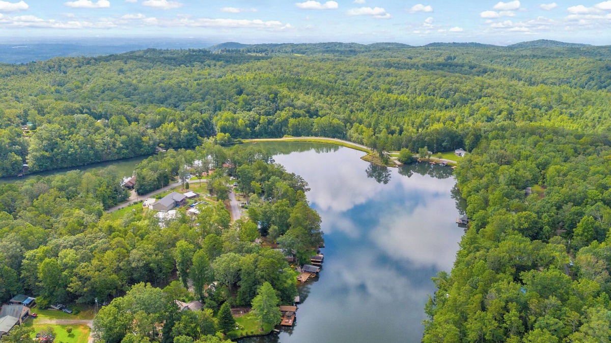 Mountain Rest Cabin | Charming 2-bedroom cabin in beautiful Mountain Rest on Lake Becky