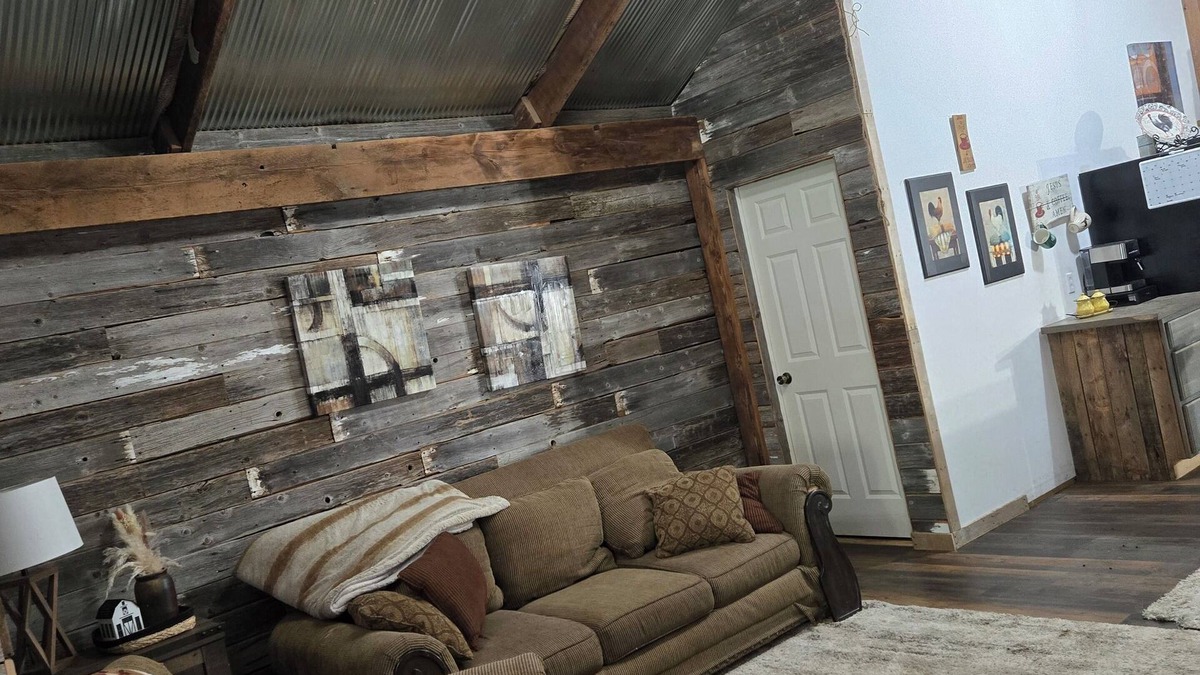 Michael House | Charming 2-bedroom barnloft on hobby farm in Pleasant Hill pittsfield area