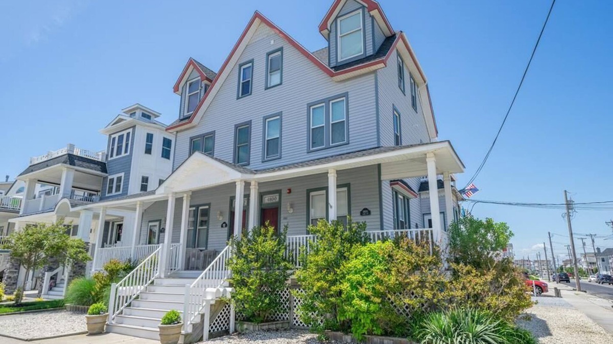 Sea Isle City House | Charming 2 Bedroom, 2 Blocks to Beach & Promanade