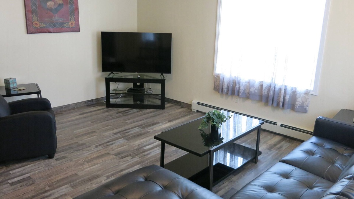 Moose Creek Apartment | Charming 2-bedroom apartment with WiFi in Moose Creek -.5 mile from of EAFB-H #3