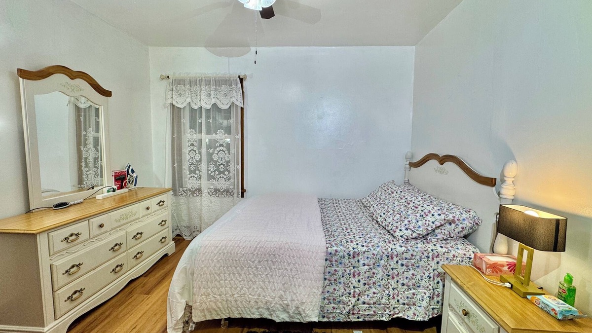 Blasdell Apartment | Charming 2-bedroom apartment in Pleasant Blasdell with morning breakfast.