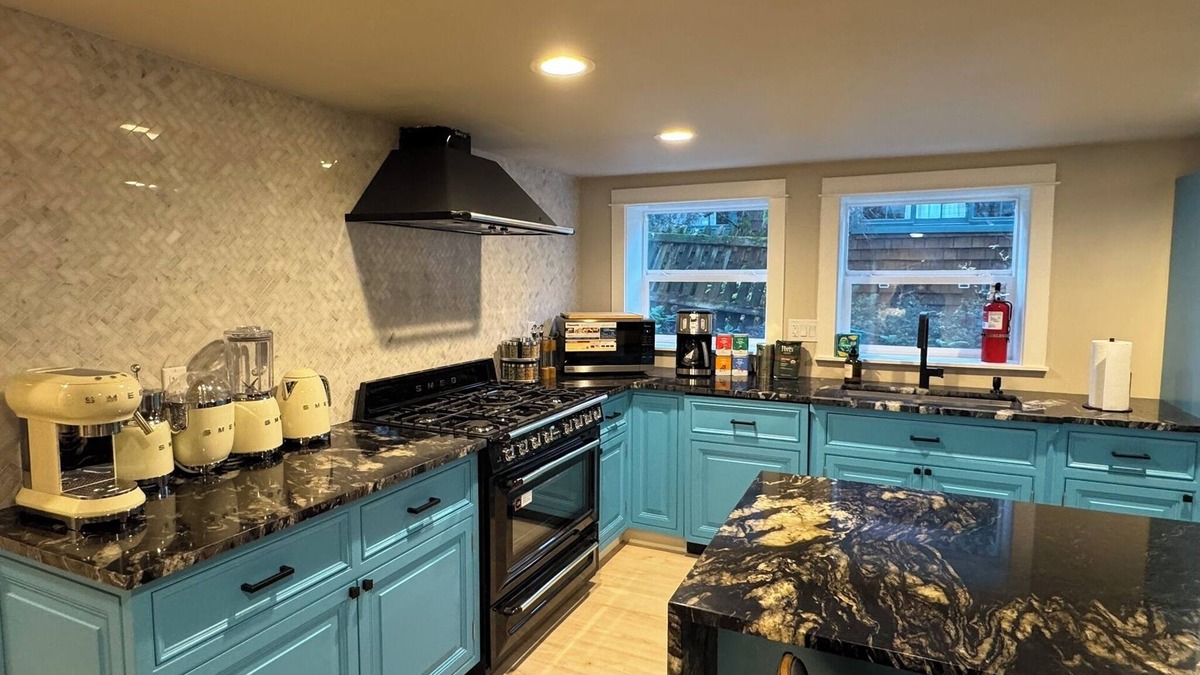 Willamette Heights Apartment | Charming 2-bedroom apartment in wonderful Portland
