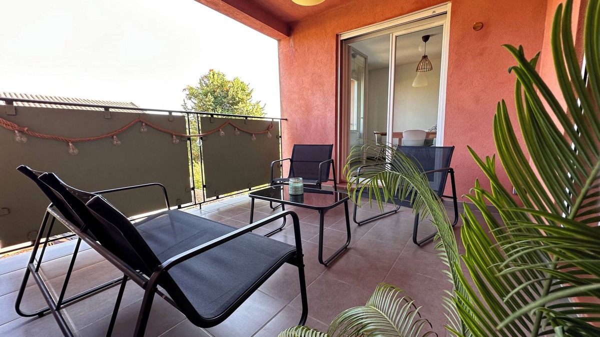 Carnoules Apartment | Charming 2-bedroom apartment between provence verte and the var beaches