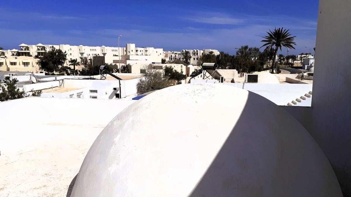 Playa Sidi Mehrez Apartment | Charming 2-bedroom apartment with AC, WiFi in delightful Mezraya