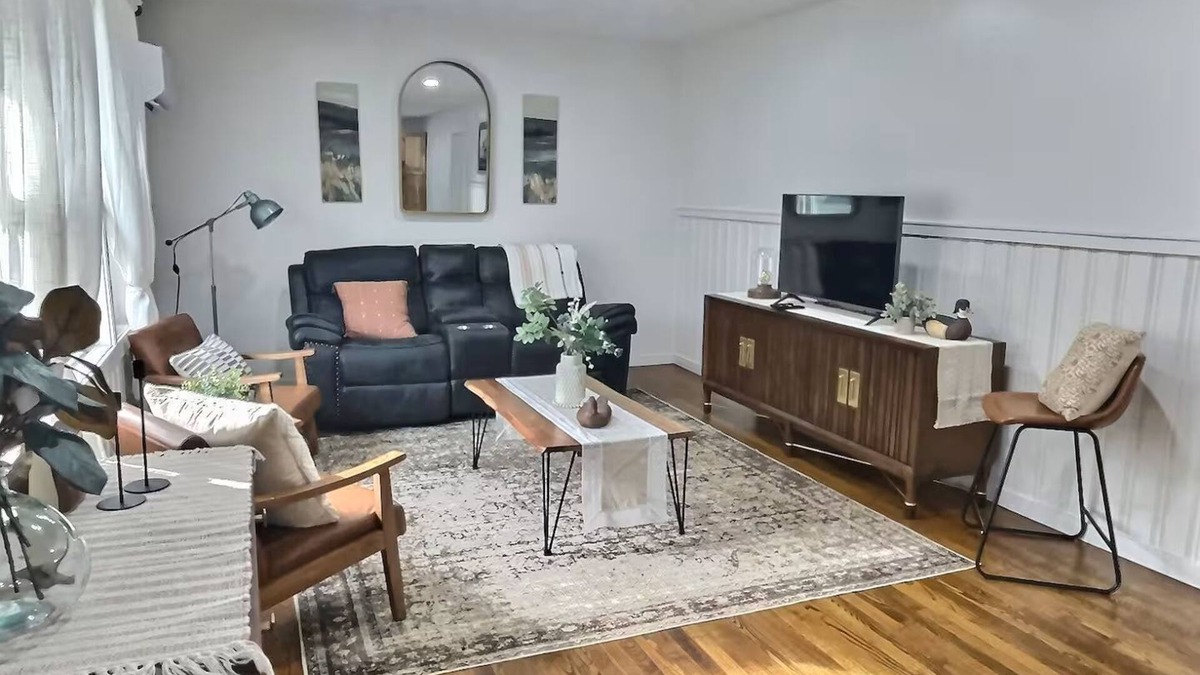 Blackberry Apartment | Charming 2-bedroom apartment with WiFi, AC minutes from Philpott Lake
