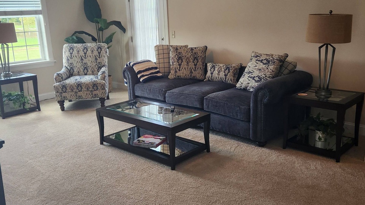 Dallas Apartment | Charming 2-bedroom apartment with Fitness Room, Pool, Tennis, and AC in Dallas