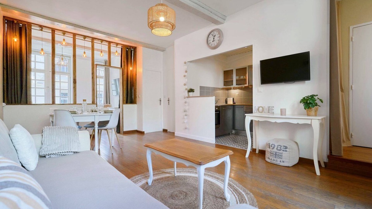 Old Lille Apartment | Charming 2 bedroom apartment with terrace