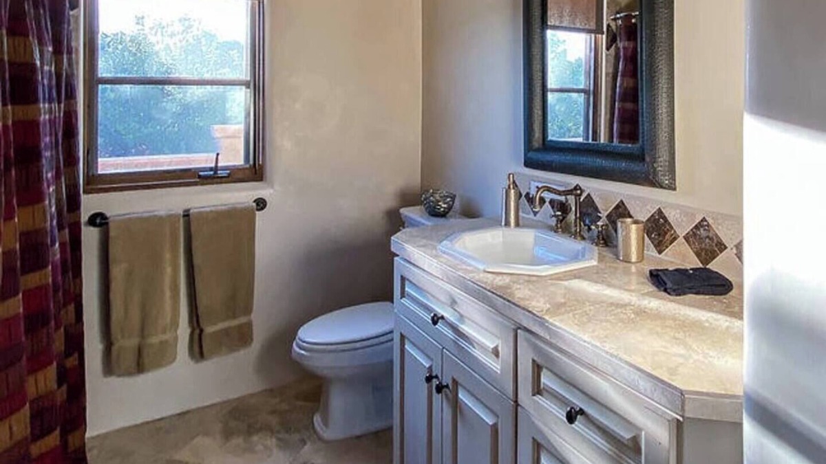 Espanola House | Charming 2-bedroom bungalow with WiFi, AC in beautiful Española