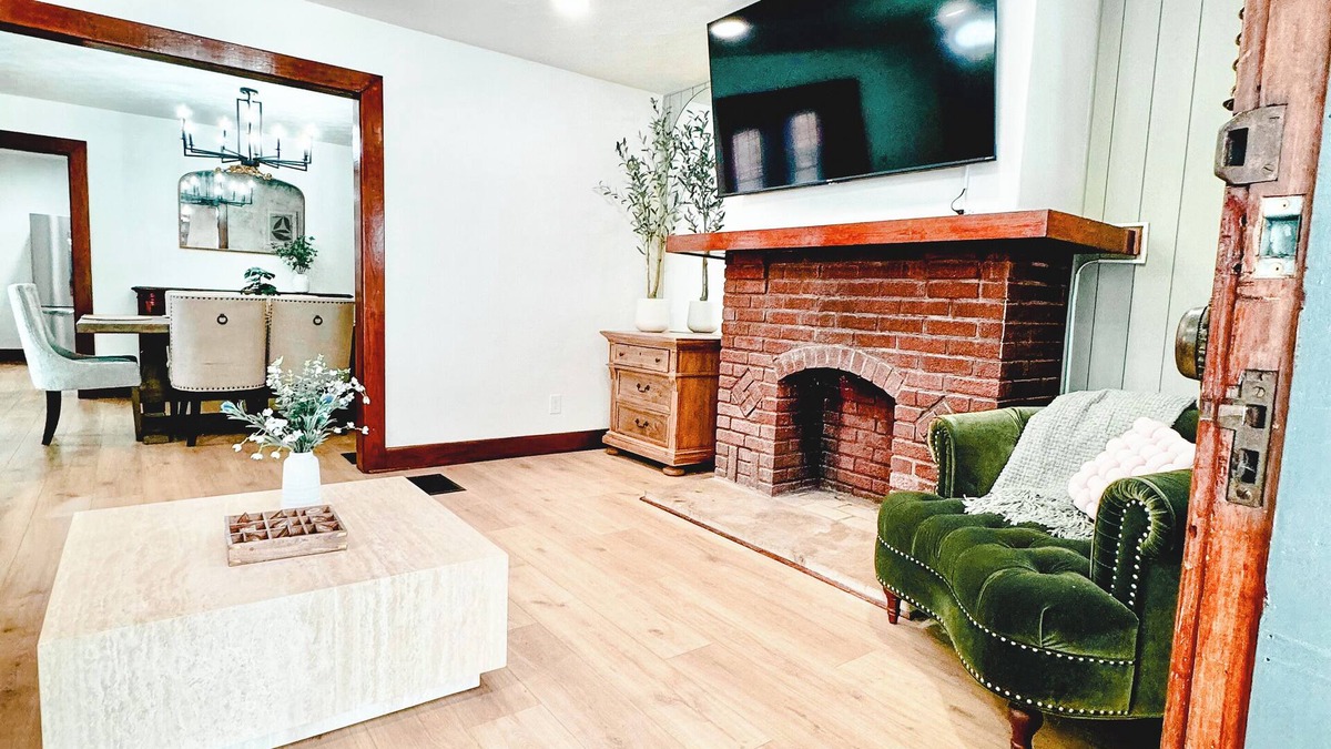 South Park House | Charming 2-bedroom bungalow in South Park Historic District, Dayton