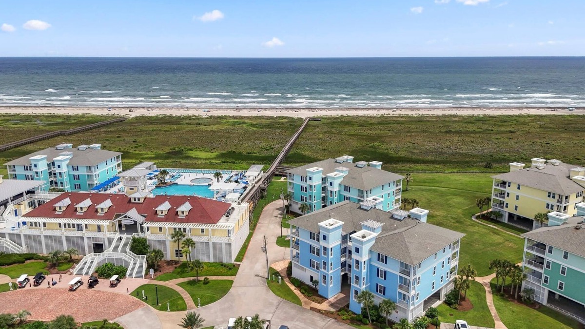 Red Fish Cove Condo | Charming 2-bedroom condo on the top floor with a spectacular view of Gulf Coast
