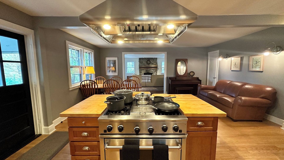 Marble Dale Cottage | Charming 2-bedroom country cottage bordering on land trust in Washington, CT