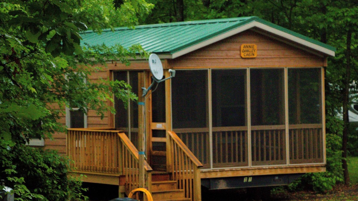 Markville Resort | Charming 2 bedroom cabin at a resort near Hinckley, located near the WI border