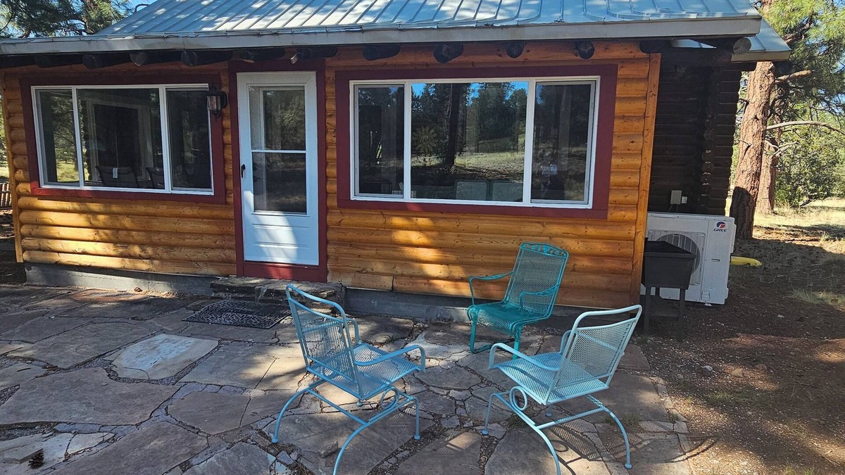 Williams Cabin | Charming 2-bedroom cabin with WiFi, AC in Williams, AZ nestled on 18 acres